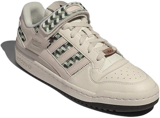 adidas Originals Forum Low 'Cream' Sepatu Sneakers Cream FZ5591 Lookbook adidas Originals Forum Low 'Cream' Sepatu Sneakers Cream FZ5591