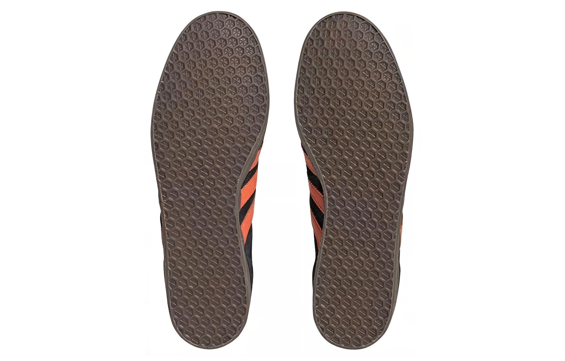 Shop 아디다스 오리지널 가젤 '블랙 오렌지' IE6967