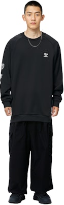 Adidas Originals 圖案圓領黑色長袖運動衫 DP8576 Sizing Adidas Originals 圖案圓領黑色長袖運動衫 DP8576