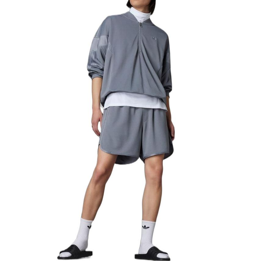 Lookbook Chaqueta adidas Originals Gris Half-Zip con Diseño de Logo a Rayas HR6945