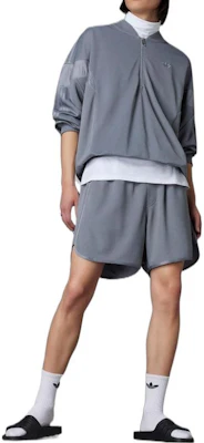 Chaqueta adidas Originals Gris Half-Zip con Diseño de Logo a Rayas HR6945 Lookbook Chaqueta adidas Originals Gris Half-Zip con Diseño de Logo a Rayas HR6945