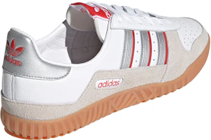 Shop adidas Originals 印花室內運動鞋 白紅灰