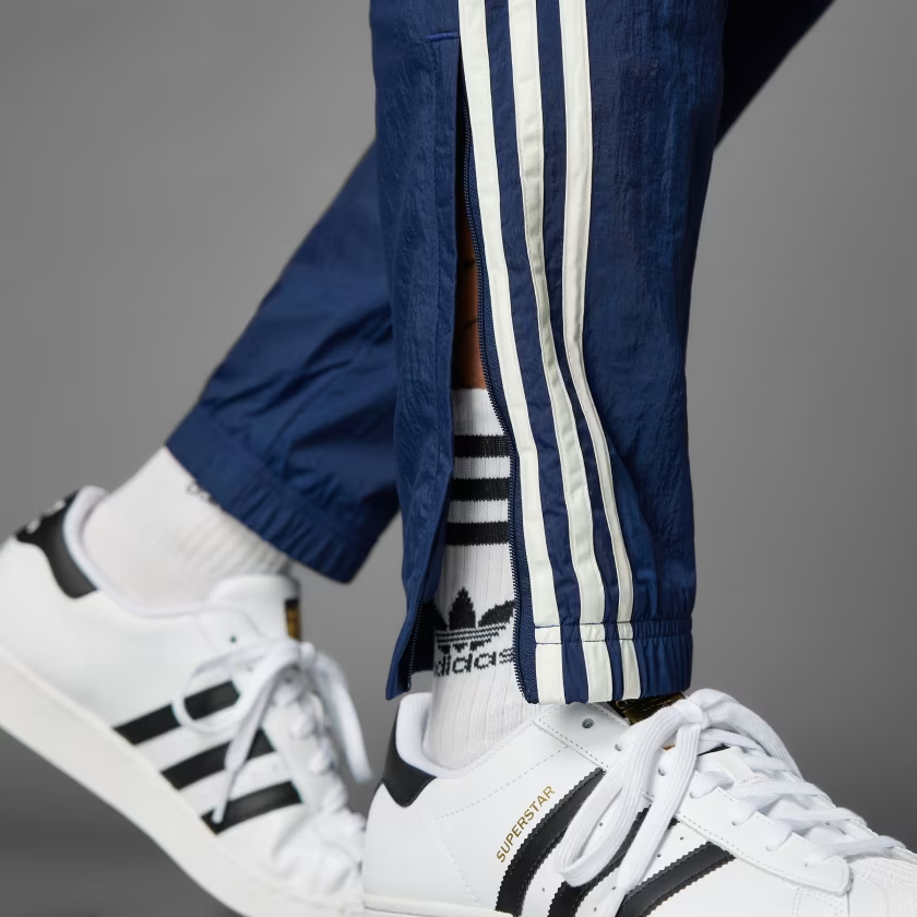 Sizing adidas Originals ITALY Series  Knit Track Pants Comfortable Navy Blue. IY4630