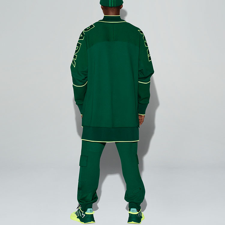 Sizing adidas Originals IVP 休閒軍綠運動上衣 男女適用 大學風套頭衫 GU4004