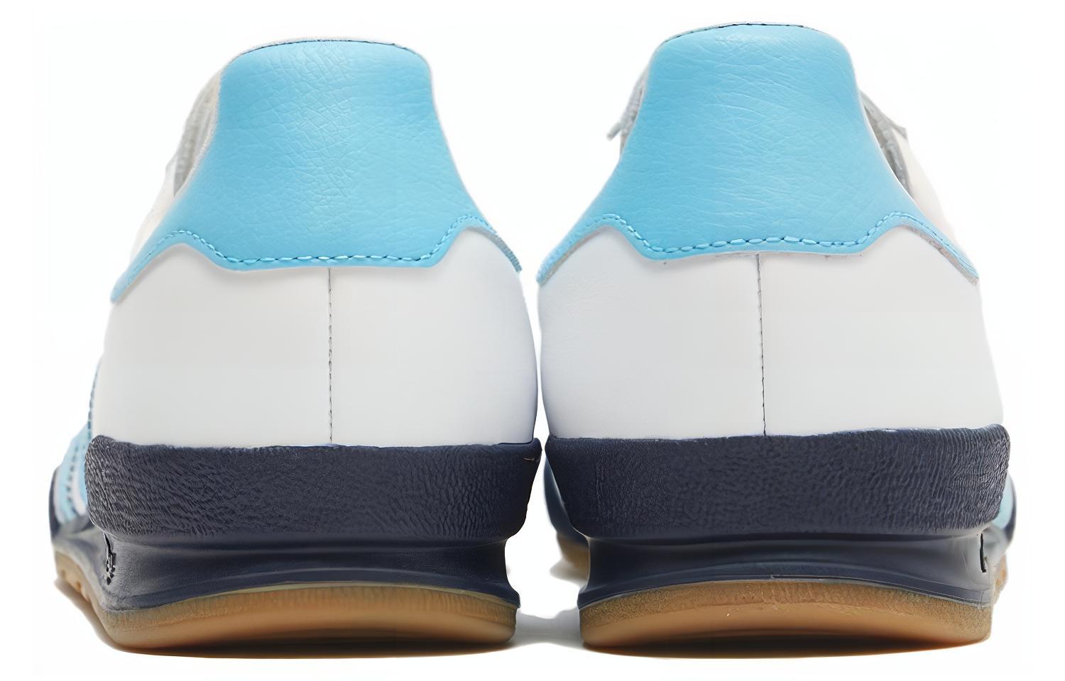 Shop adidas Originals Jeans 'Putih Biru Terang' IE9976