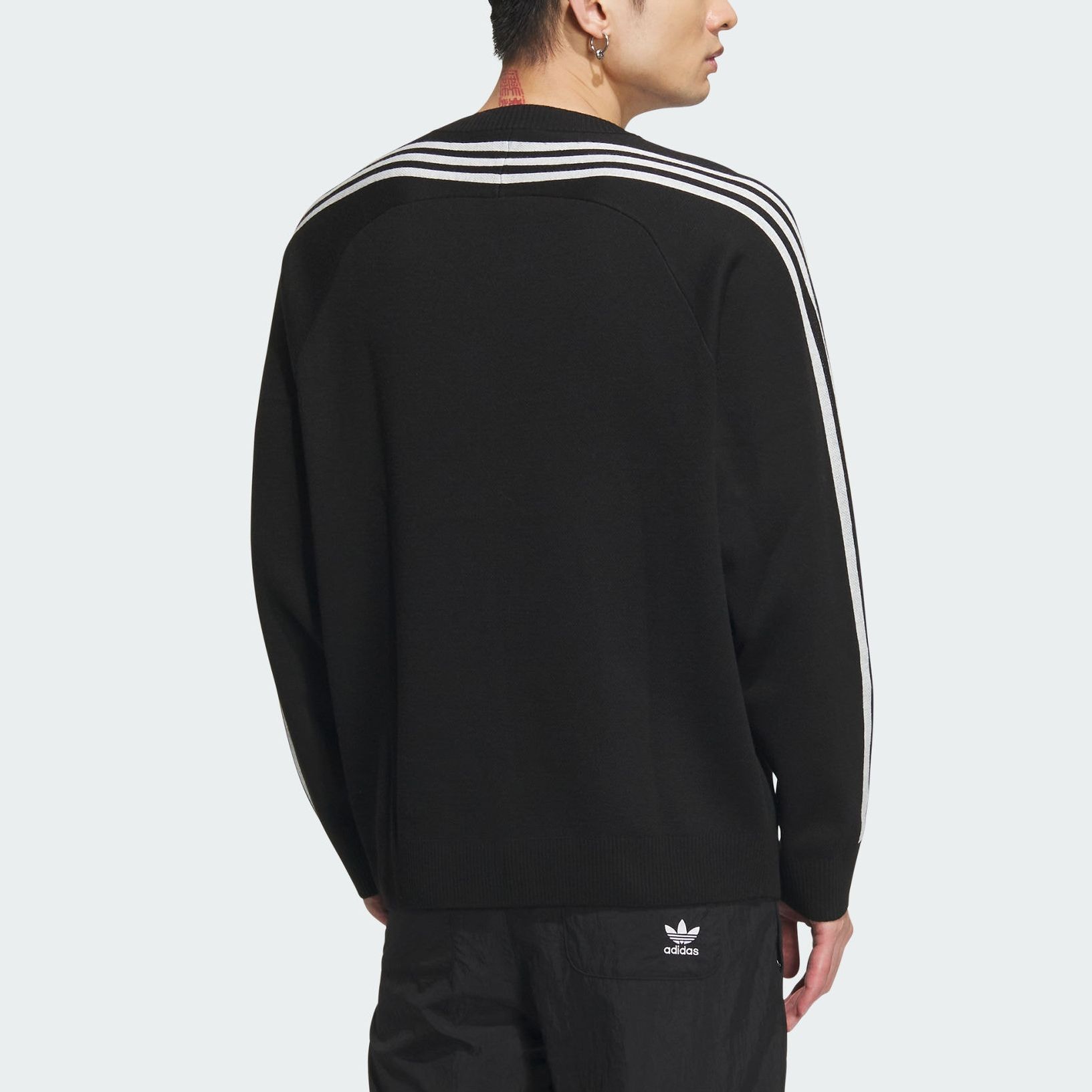 Purchase adidas Originals 黑色條紋針織圓領長袖衫 男女款 IX7817