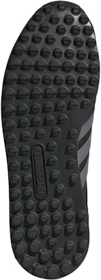 adidas originals LA Trainer 'Hitam Abu-Abu Merah' IG1750 Details for adidas originals LA Trainer 'Hitam Abu-Abu Merah' IG1750