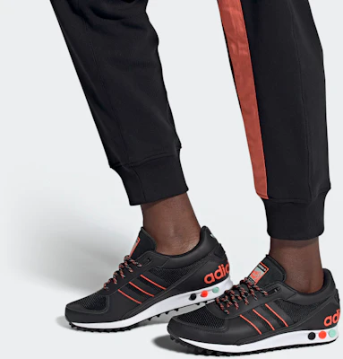 adidas originals La Trainer II 黑橙色 Sizing adidas originals La Trainer II 黑橙色