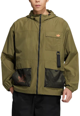阿迪达斯三叶草标志印花连帽多口袋夹克橄榄绿 HS1909 Lookbook 阿迪达斯三叶草标志印花连帽多口袋夹克橄榄绿 HS1909