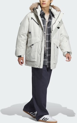 阿迪达斯经典标志条纹复古宽松羽绒服棕色男款. JD3756 Shop 阿迪达斯经典标志条纹复古宽松羽绒服棕色男款. JD3756