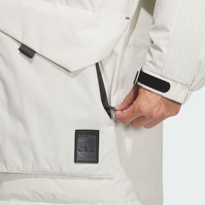 阿迪达斯经典标志条纹复古宽松羽绒服棕色男款. JD3756 Sizing 阿迪达斯经典标志条纹复古宽松羽绒服棕色男款. JD3756