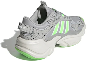 Shop adidas Originals Magmur Runner 灰綠