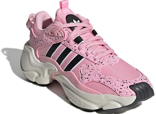 adidas Originals Magmur Runner Sneakers EF9000 Lookbook adidas Originals Magmur Runner Sneakers EF9000