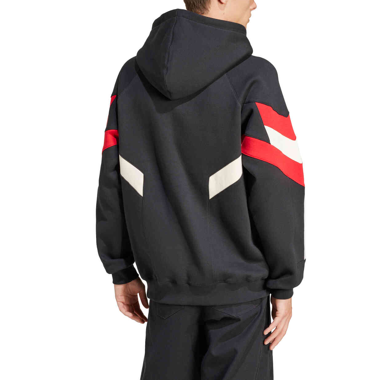 Shop adidas Originals 曼聯黑色足球運動衫 寬鬆版型 IS6521