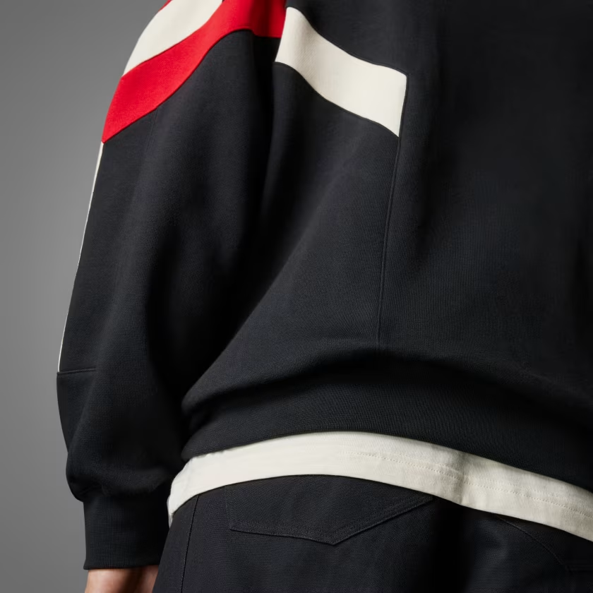 Sizing adidas Originals 曼聯黑色足球運動衫 寬鬆版型 IS6521