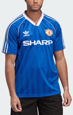 阿迪达斯Originals曼联1988-90复古足球蓝色第三客场球衣 IP5544 Lookbook 阿迪达斯Originals曼联1988-90复古足球蓝色第三客场球衣 IP5544