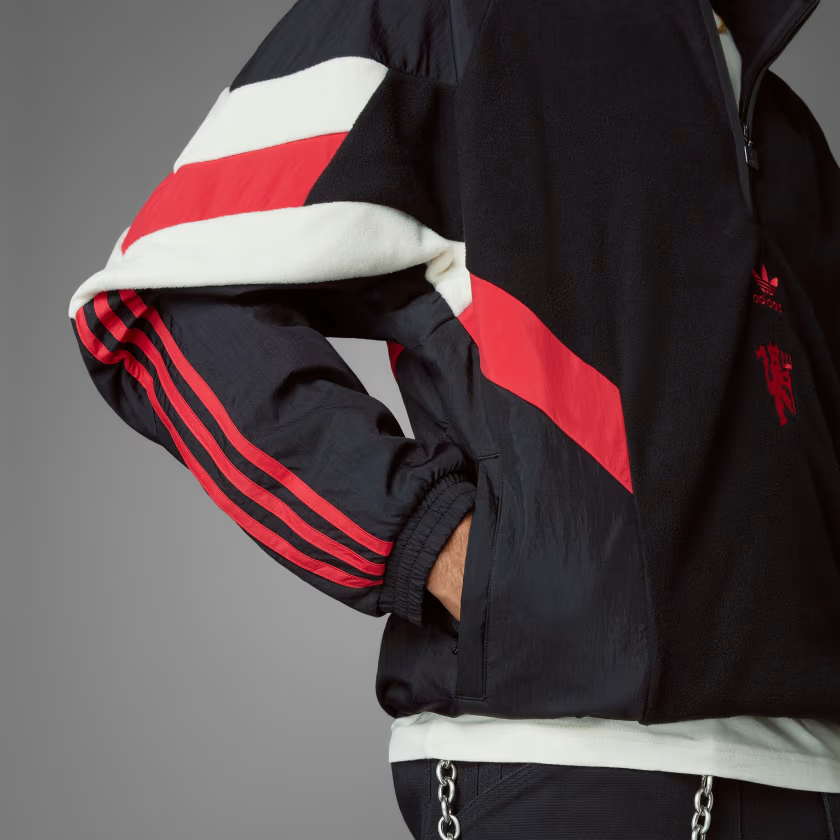 Sizing 阿迪达斯曼联黑色抓绒卫衣男款 IS6528