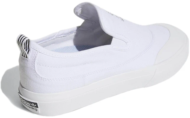adidas originals Matchcourt 白變為 adidas originals 對戰場 白色 Shop adidas originals Matchcourt 白變為 adidas originals 對戰場 白色