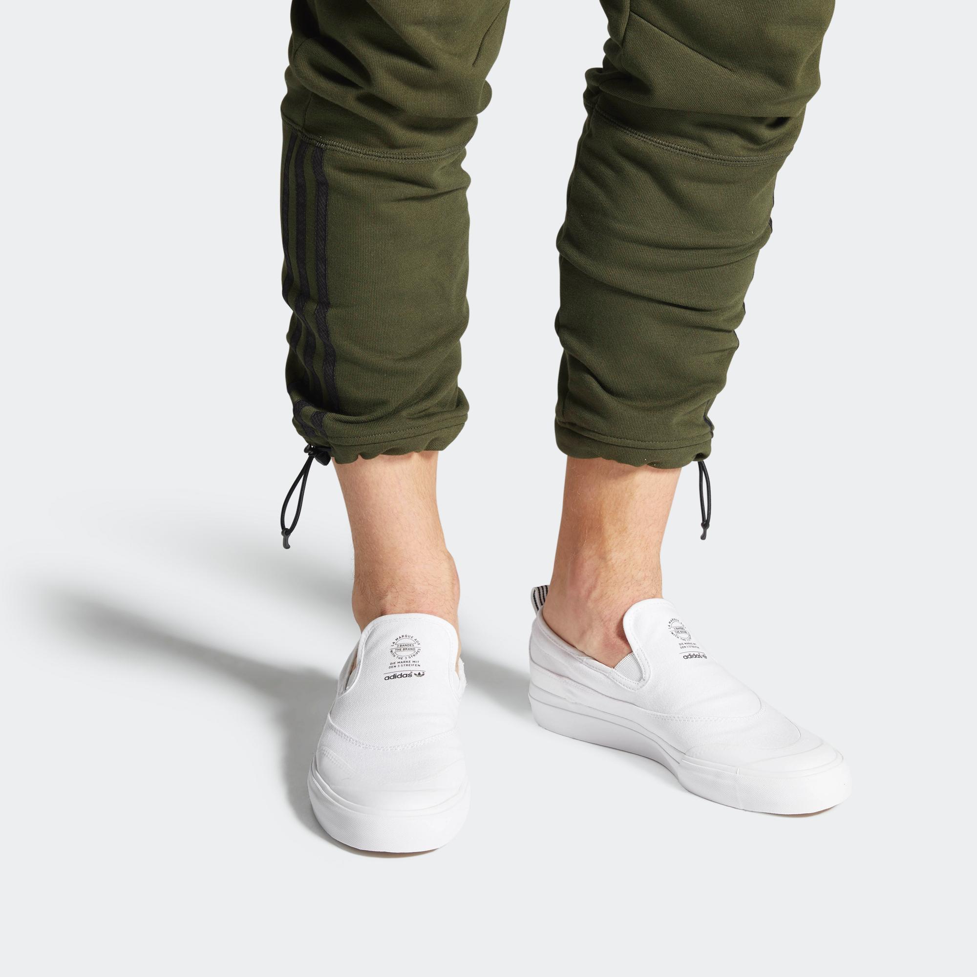 Sizing adidas originals Matchcourt 白變為 adidas originals 對戰場 白色