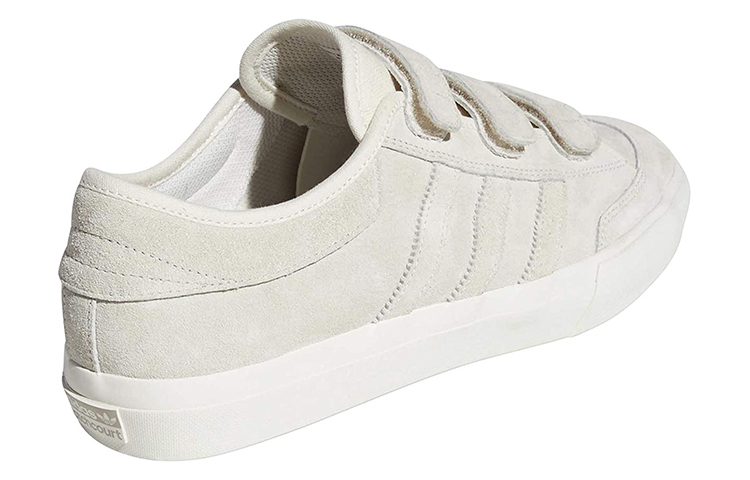 Shop adidas originals Matchcourt CF 魔法貼 耐磨防滑 低筒休閒板鞋 白灰色