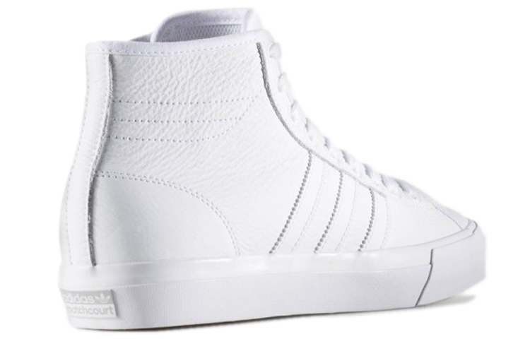Shop adidas originals Matchcourt 高筒Rx 舒適耐磨滑板鞋 白