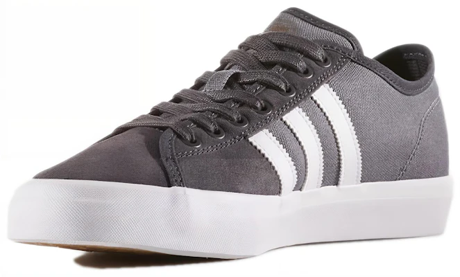 adidas originals Matchcourt Rx 舒適防滑耐磨 低筒運動板鞋 灰白 Lookbook adidas originals Matchcourt Rx 舒適防滑耐磨 低筒運動板鞋 灰白