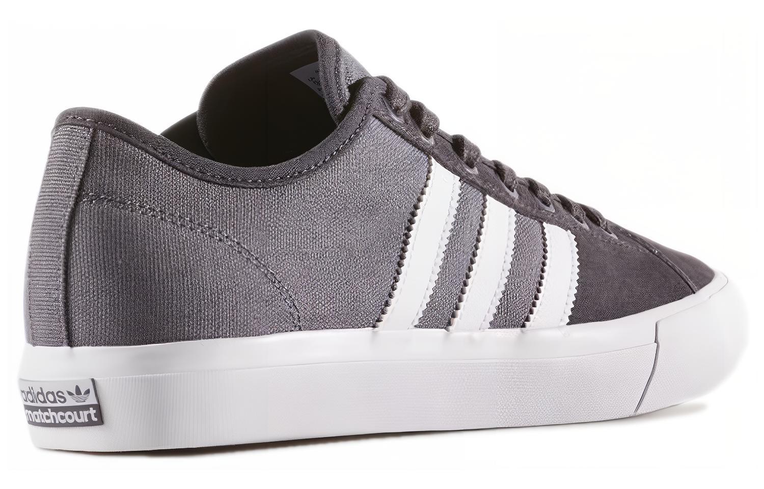 Shop adidas originals Matchcourt Rx 舒適防滑耐磨 低筒運動板鞋 灰白