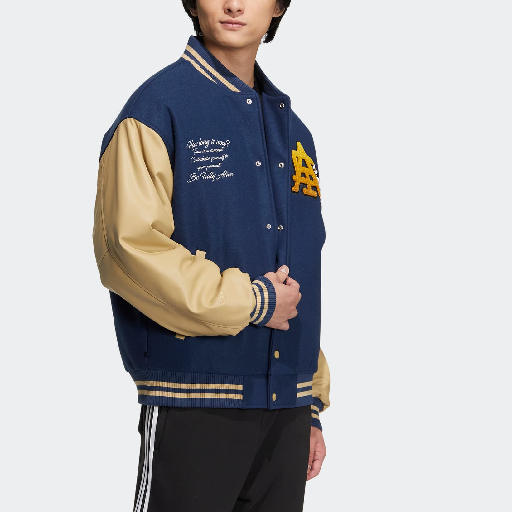 Purchase 阿迪达斯原创蓝色复古大学风字母棒球夹克 HZ7092
