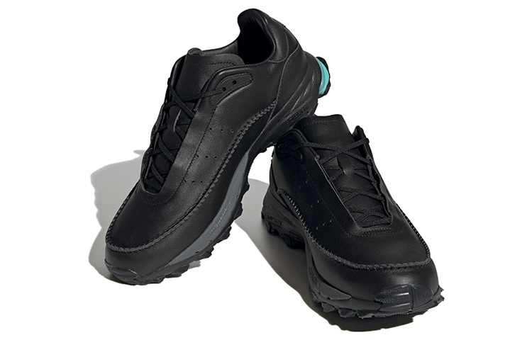 Lookbook adidas Originals Mocaturf Adventure ''Schwarz'' H06400