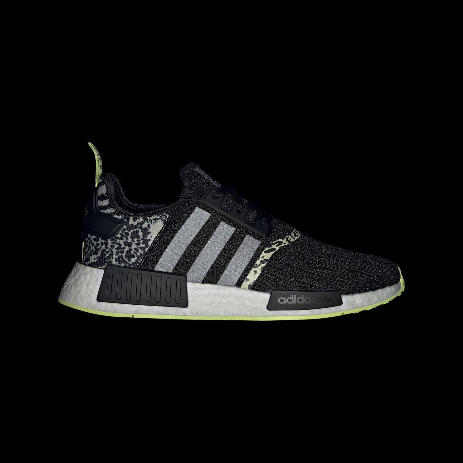 Sizing adidas Originals NMD_R1 'Hitam Karbon' GW8662