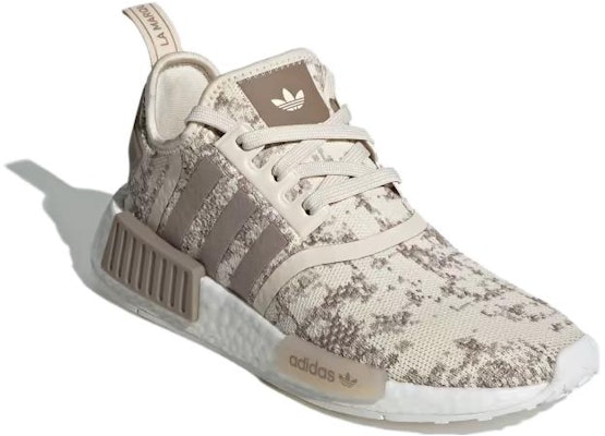 (W) adidas NMD_R1 'Camo Putih Beige' IE9614 Lookbook (W) adidas NMD_R1 'Camo Putih Beige' IE9614