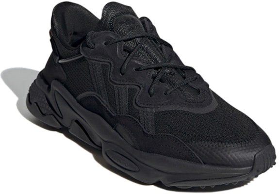 阿迪达斯 Originals Ozweego 全黑配色 FZ2640 Lookbook 阿迪达斯 Originals Ozweego 全黑配色 FZ2640