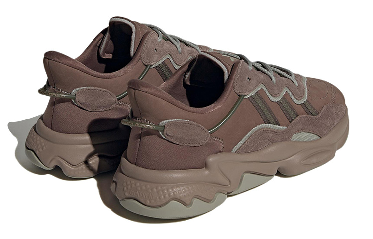 Shop 아디다스 오리지널스 오즈위고 스니커즈 '브라운' H03679