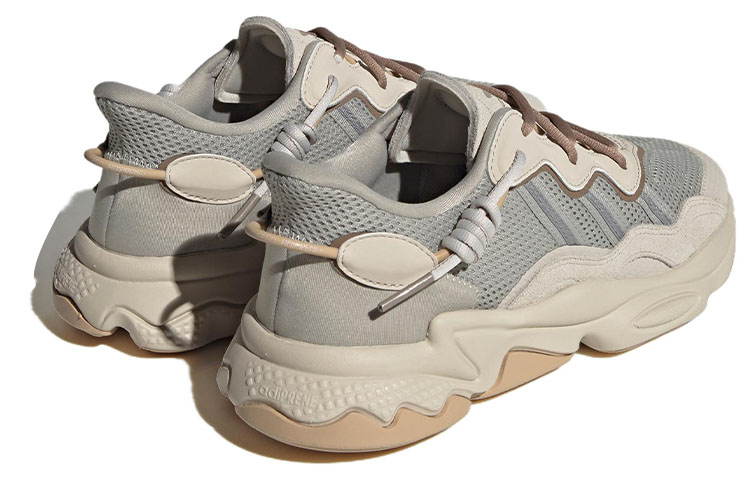 Shop 阿迪达斯 Originals Ozweego "灰棕色" IF0426