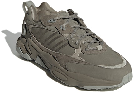 阿迪达斯原创 Ozweego 运动鞋 GW3961 Lookbook 阿迪达斯原创 Ozweego 运动鞋 GW3961