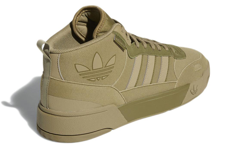Shop adidas originals Post Up 耐磨休閒高幫板鞋 軍綠色