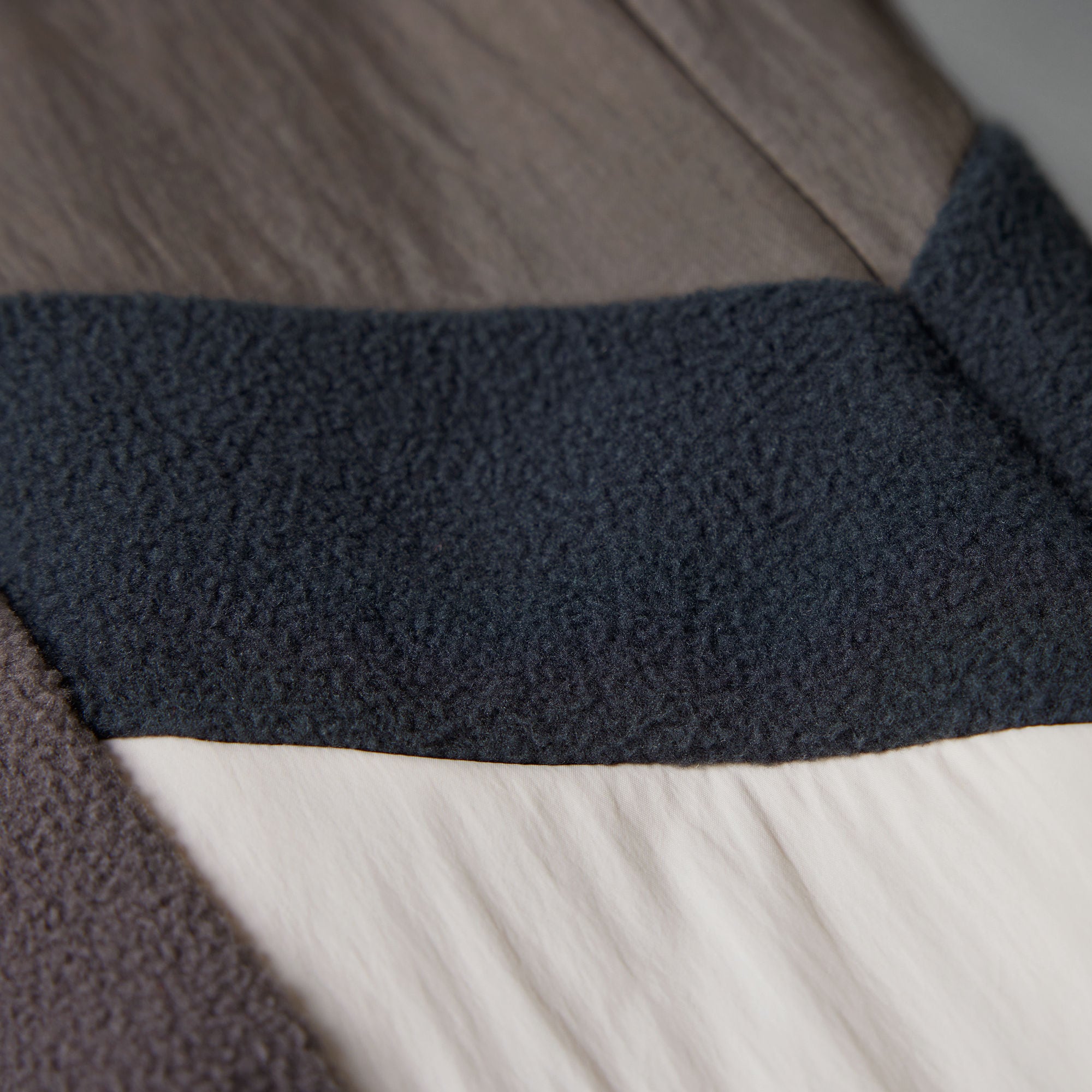 Details for adidas Originals 皇家馬德里系列套頭衫運動衫 碳灰色 IM7464