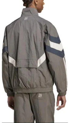 adidas Originals Real Madrid Track Jacket Kelabu Retro Sukan JI9479 Shop adidas Originals Real Madrid Track Jacket Kelabu Retro Sukan JI9479