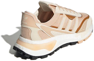 Shop adidas originals Retropy P9 復古運動休閒鞋 男女兩用 粉棕色