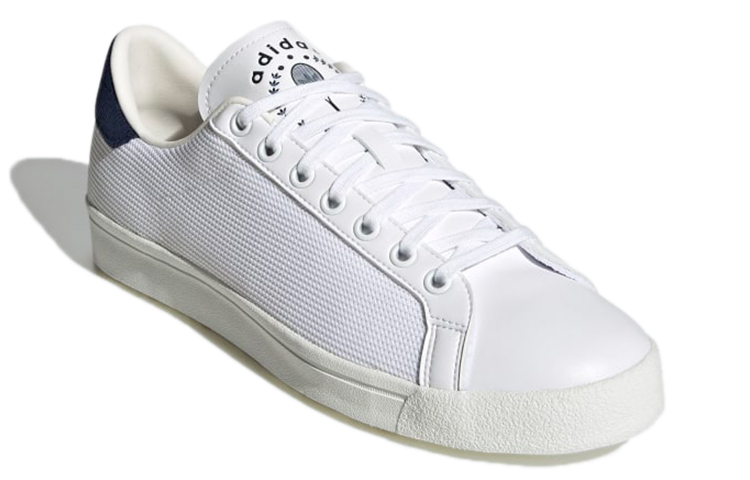 Lookbook Sepatu Skate Kasual adidas Originals Rod Laver Cozy Unisex 'Putih' Ivory GX6384