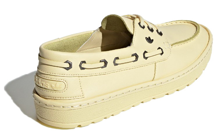 Shop adidas originals Saint Florent 皮革 低幫潮流板鞋 淡黃色