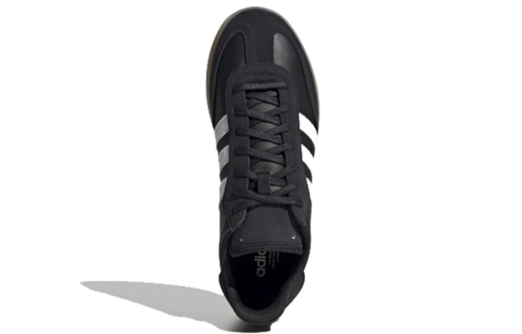 Shop adidas originals Samba RM 防滑耐磨 低幫 板鞋 男女同款 黑白