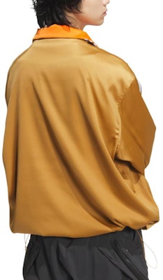Chaqueta Unisex adidas Originals SS24 Retro Marrón Raya Cuello Mandarín Satinado. JD3379 Purchase Chaqueta Unisex adidas Originals SS24 Retro Marrón Raya Cuello Mandarín Satinado. JD3379