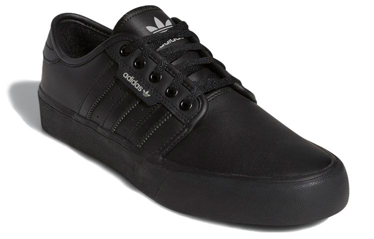 Lookbook adidas Originals Seeley Xt 'Hitam' FV5263