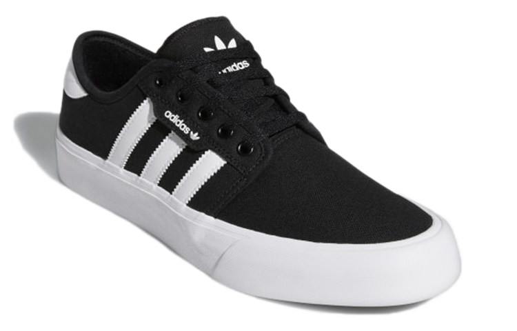 Lookbook adidas Originals Seeley XT 'Hitam Putih' GZ8568