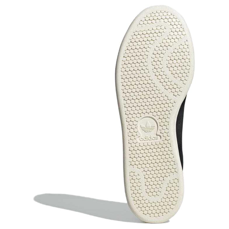 Shop 아디다스 오리지널 스탠스미스 '블랙 럭스' 1G8296