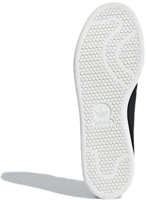 adidas Originals Stan Smith 'Hitam Putih' F34072 Details for adidas Originals Stan Smith 'Hitam Putih' F34072