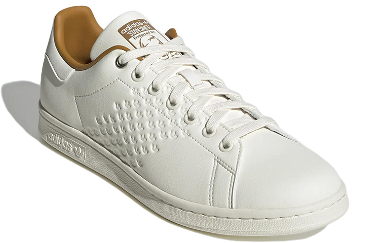 Lookbook 아디다스 오리지널 스탠스미스 '엠보 화이트 카라멜' GW4446