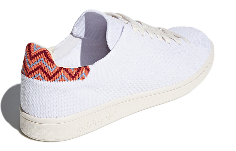 Shop 阿迪达斯经典Stan Smith Pk耐磨轻便休闲滑板鞋 白色 男女通用 CQ2650