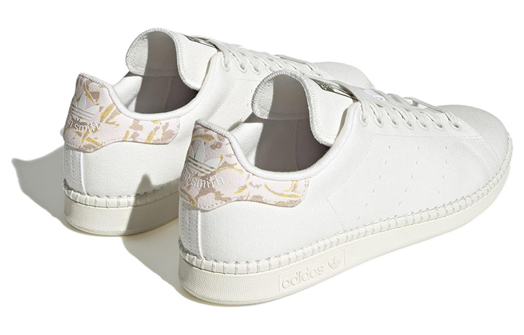 Shop 阿迪达斯三叶草Stan Smith“米色” IF5503